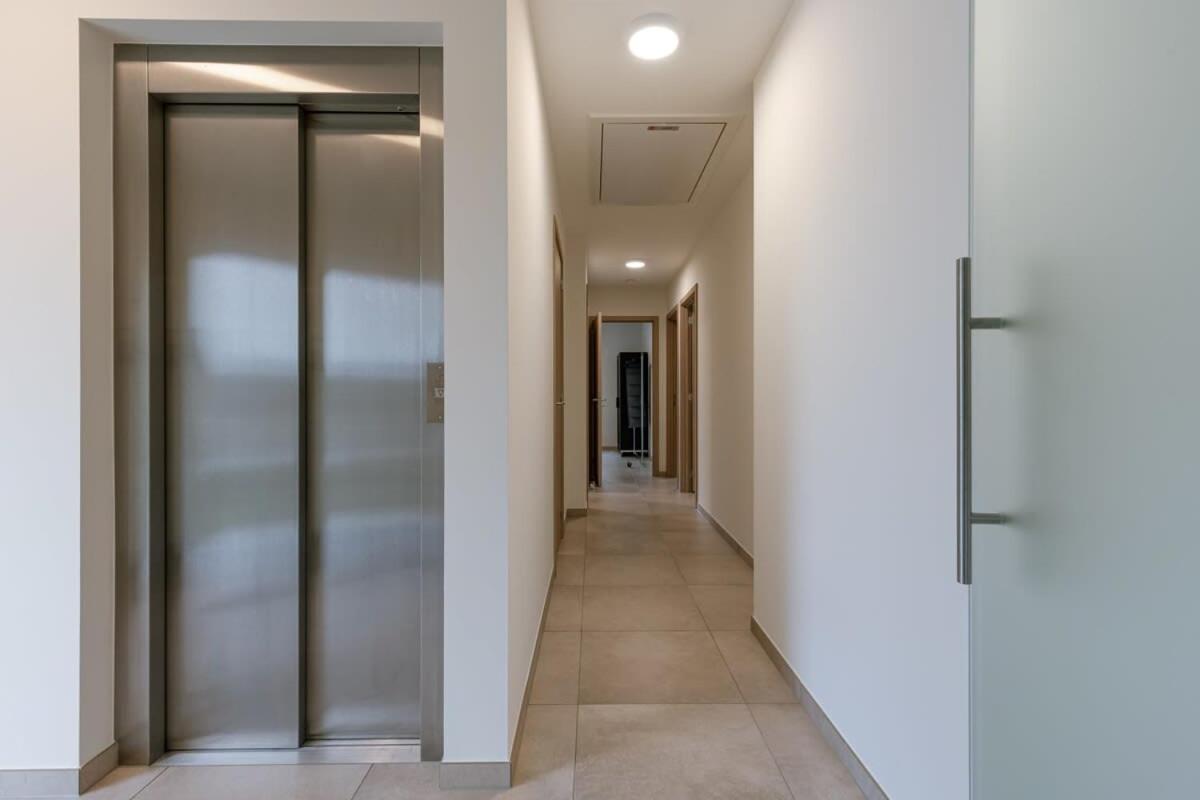Spacious Getaway Close To The Beach And Airport Villa Oostende