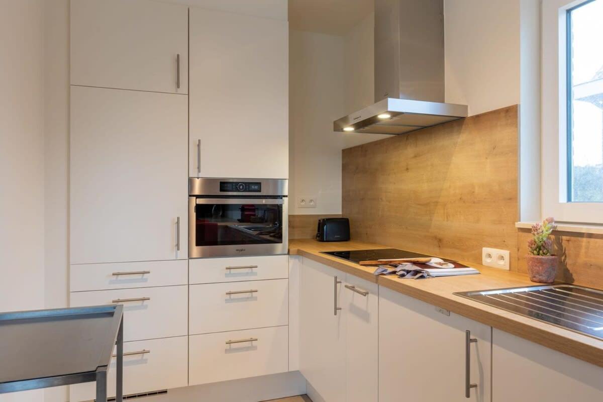 Spacious Getaway Close To The Beach And Airport Villa Oostende