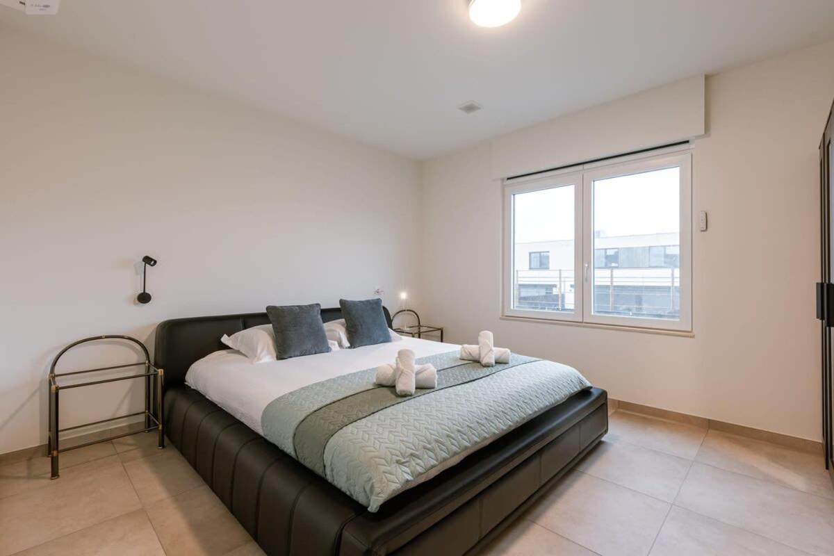 Spacious Getaway Close To The Beach And Airport Villa