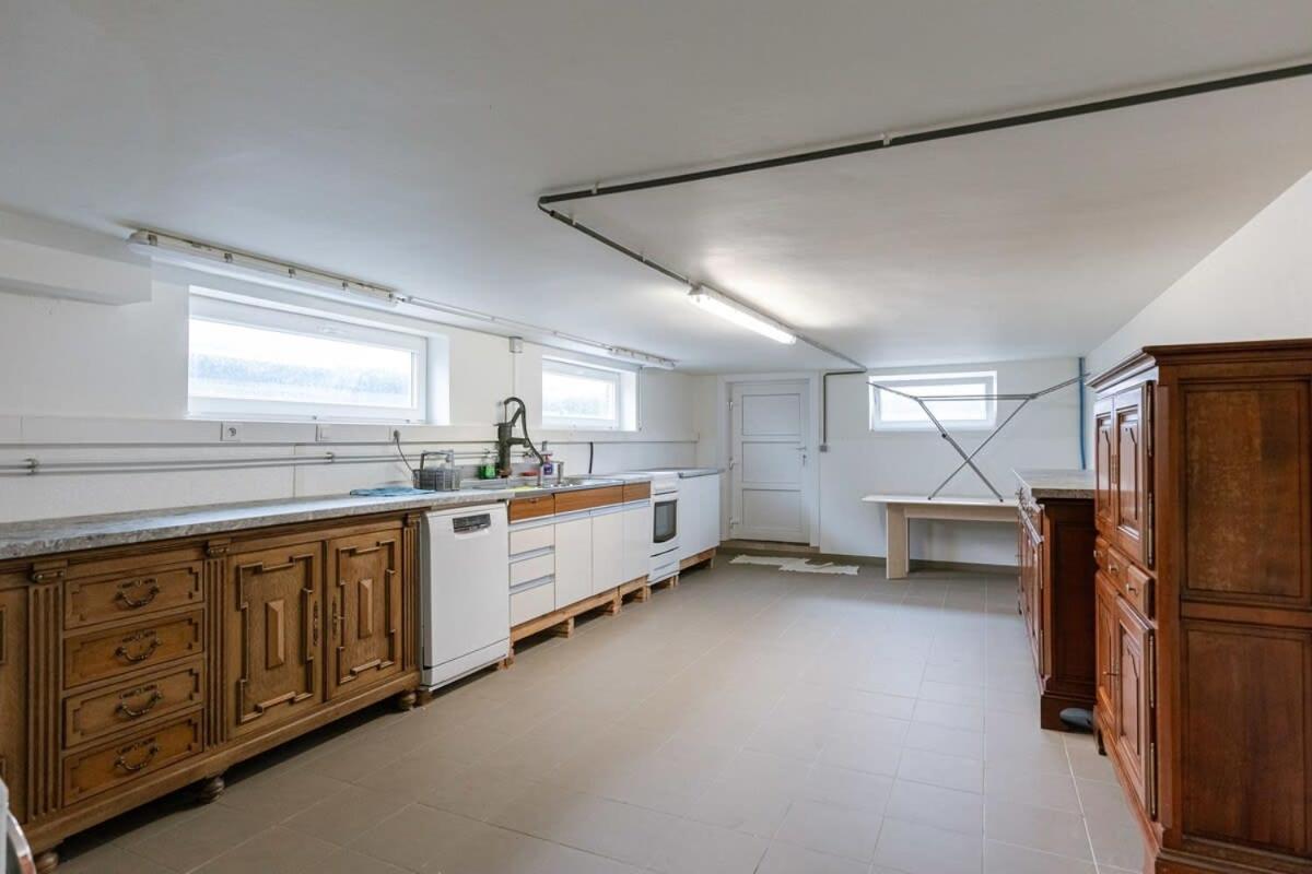 Spacious Getaway Close To The Beach And Airport * Oostende